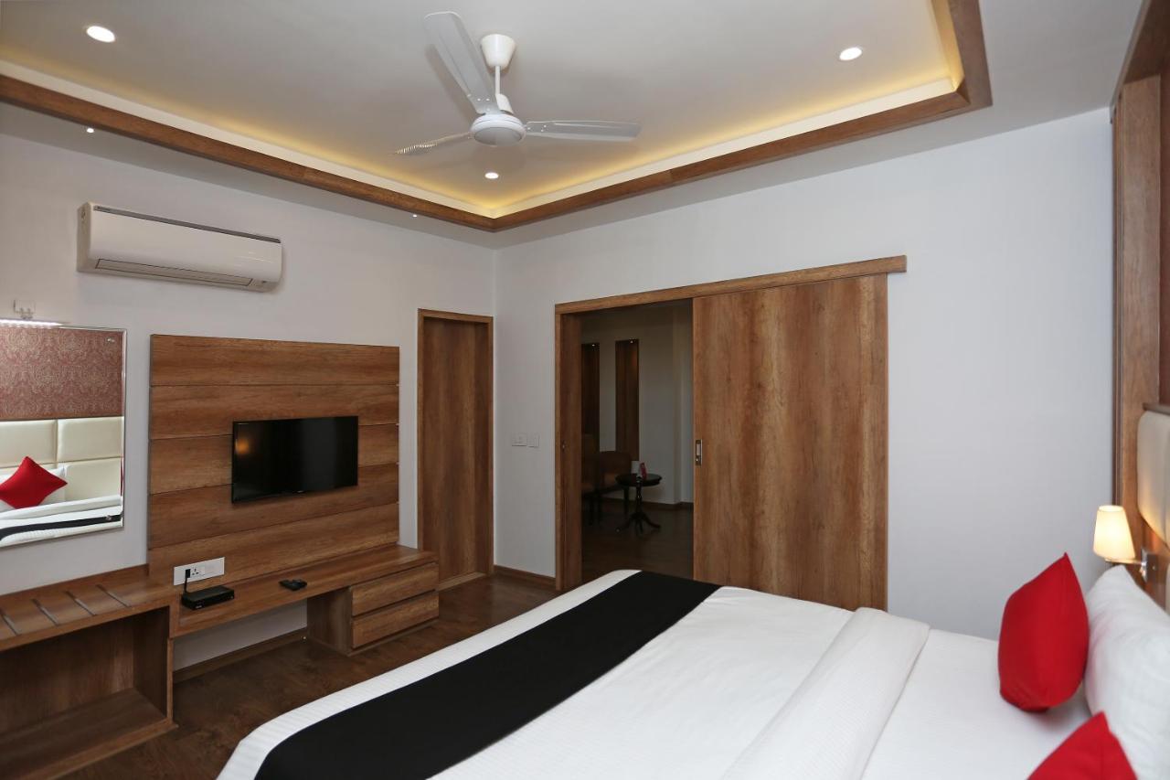 Hotel Yelchiko Varanasi Exteriör bild