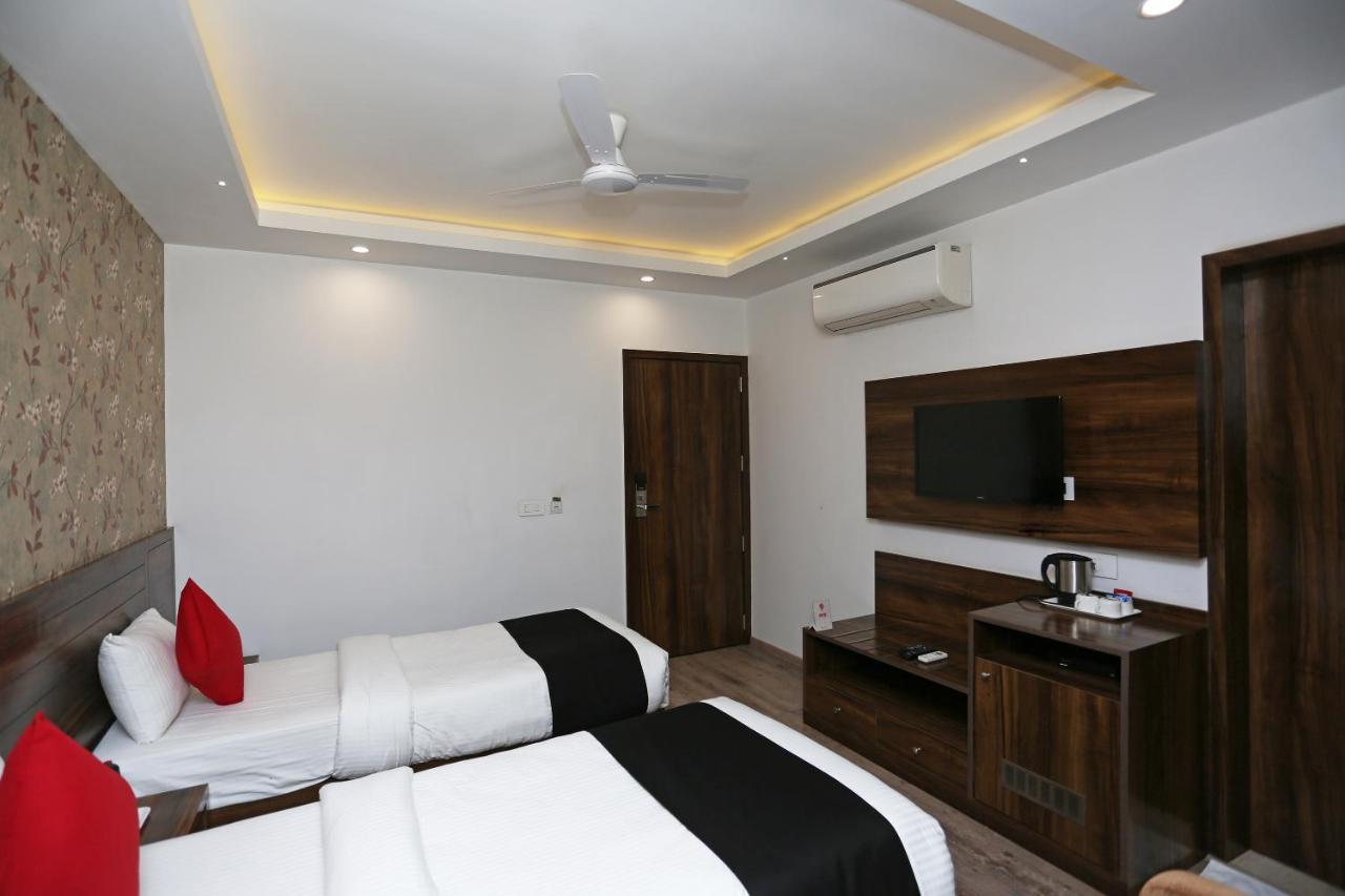 Hotel Yelchiko Varanasi Exteriör bild