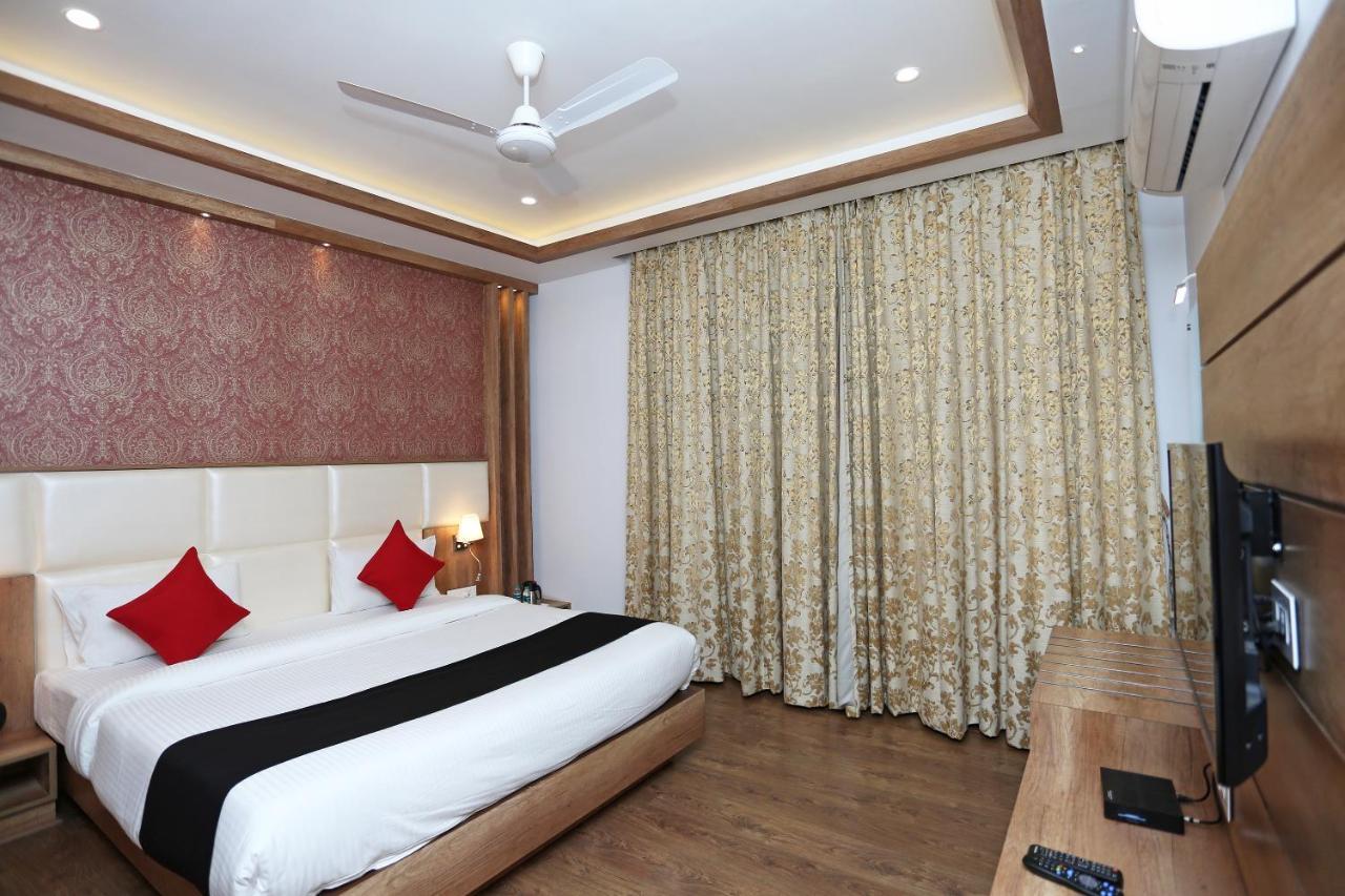 Hotel Yelchiko Varanasi Exteriör bild
