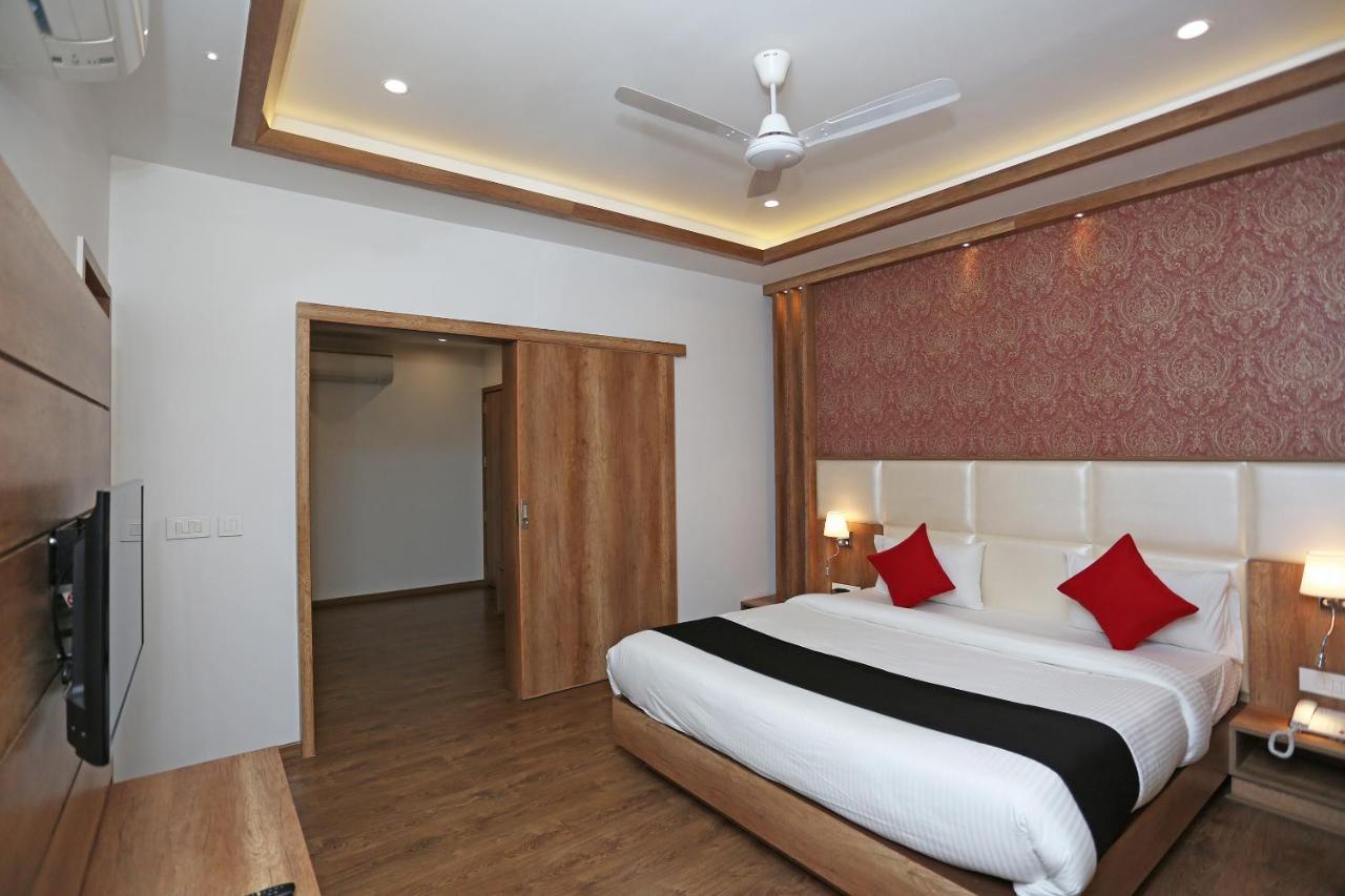 Hotel Yelchiko Varanasi Exteriör bild