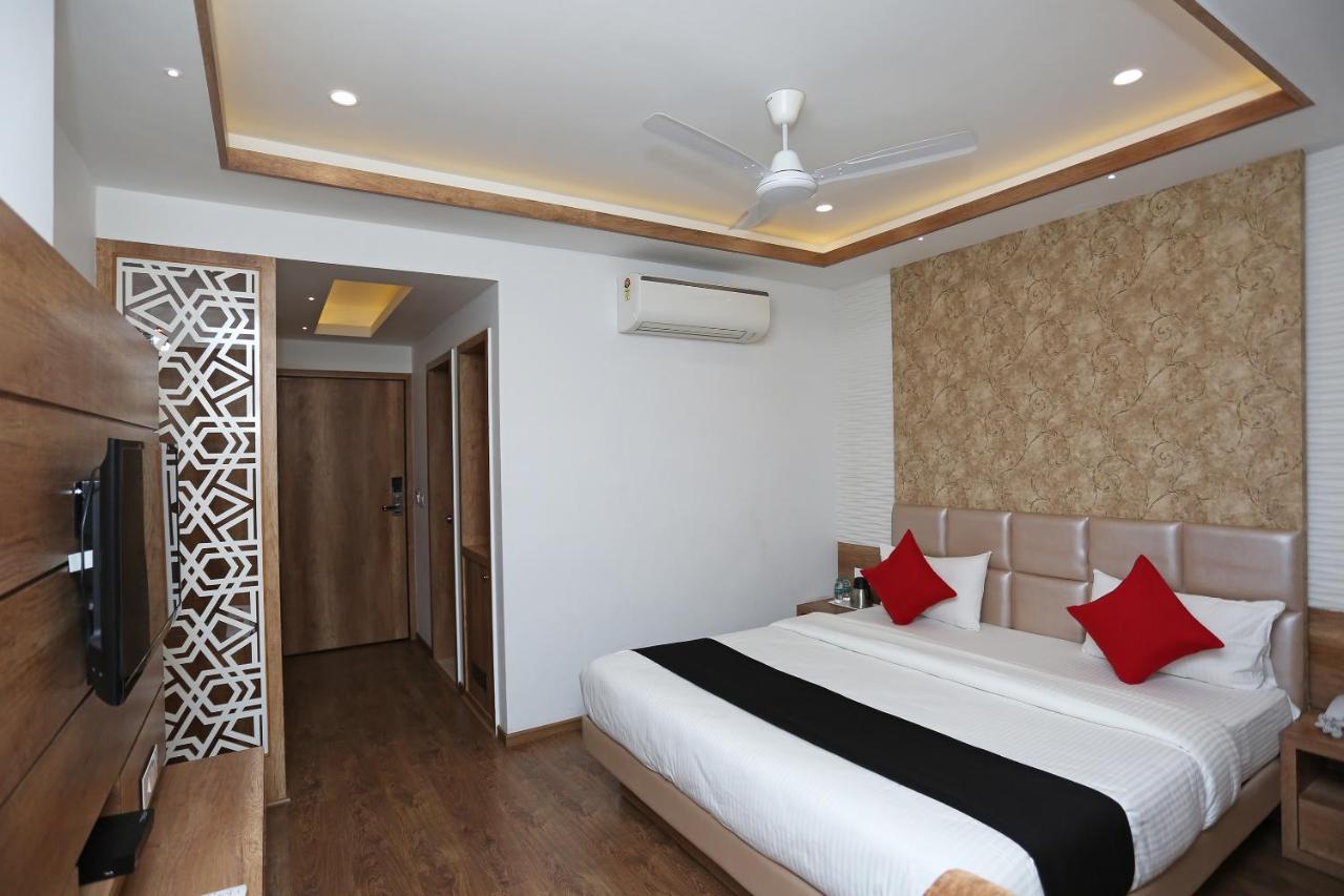 Hotel Yelchiko Varanasi Exteriör bild