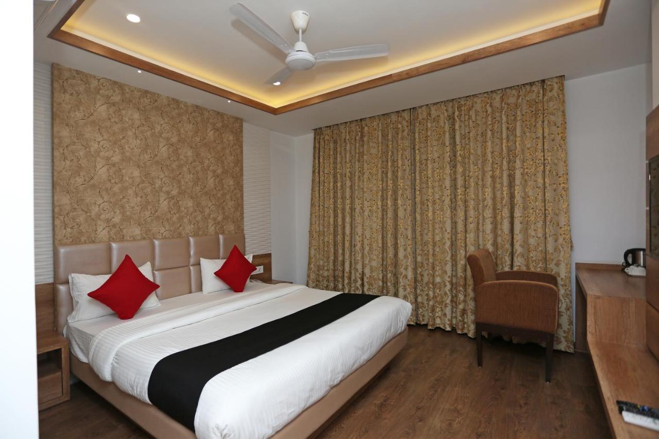 Hotel Yelchiko Varanasi Exteriör bild