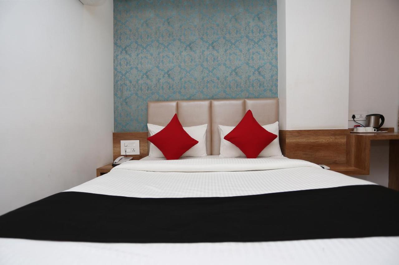 Hotel Yelchiko Varanasi Exteriör bild