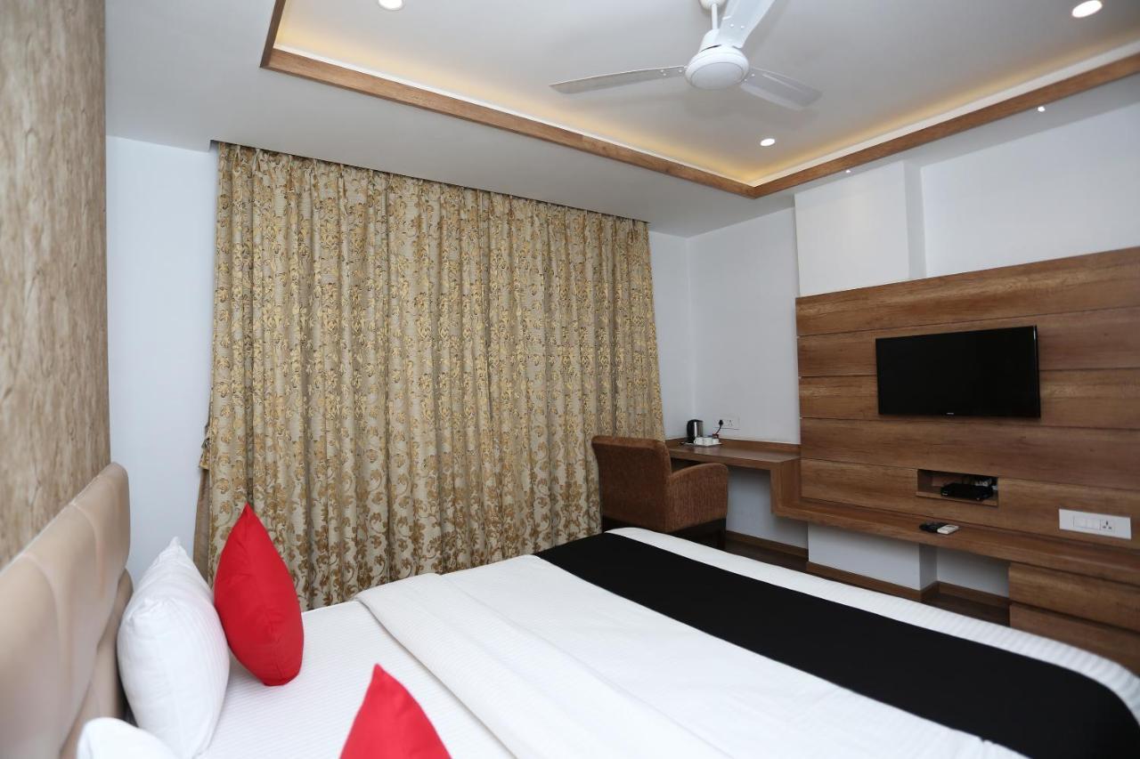 Hotel Yelchiko Varanasi Exteriör bild